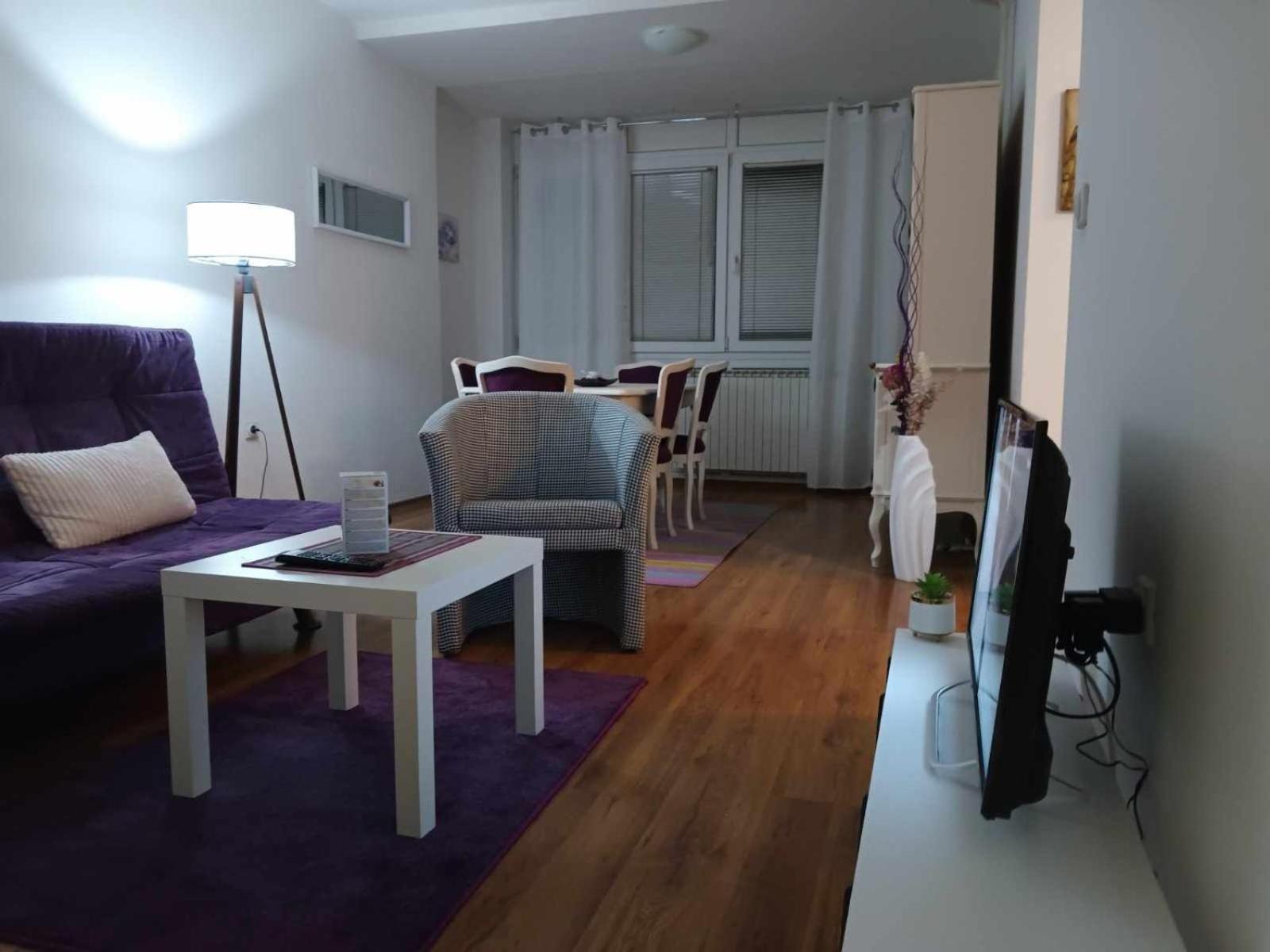 Lovely Square Apartment Purple Velvet Skopje Exterior photo