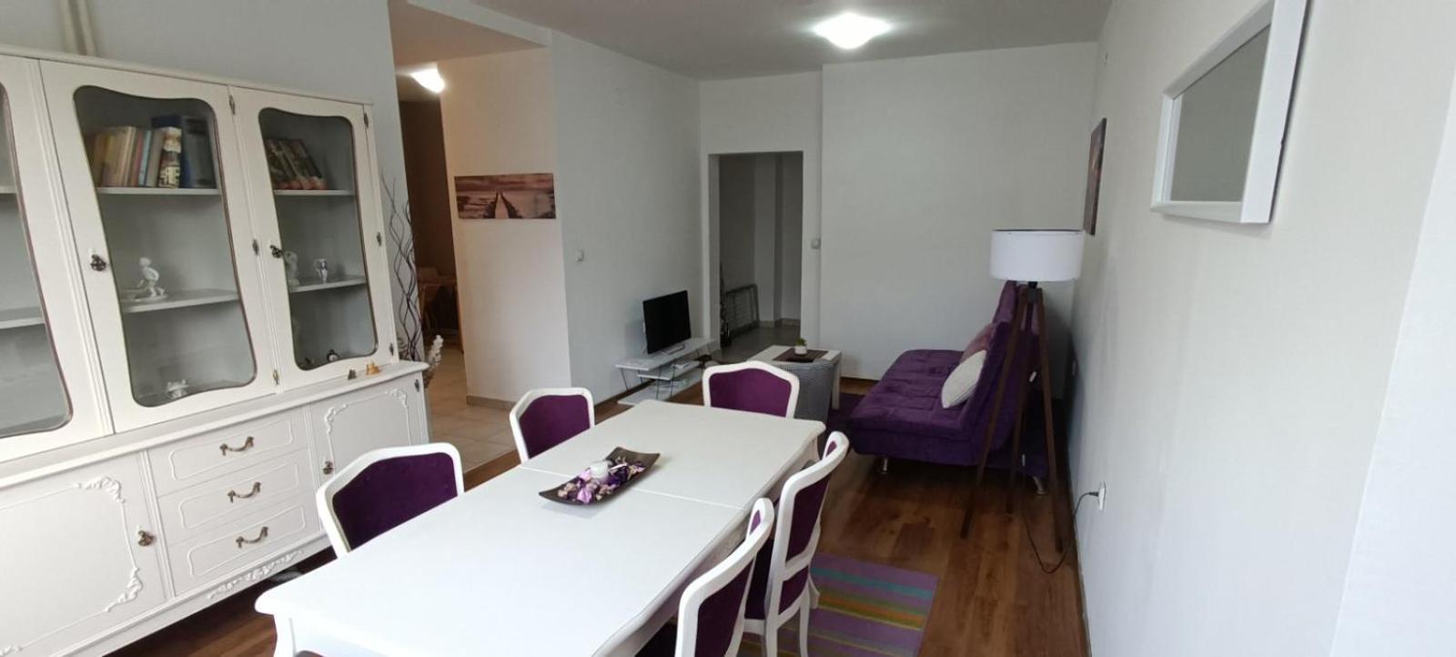 Lovely Square Apartment Purple Velvet Skopje Exterior photo